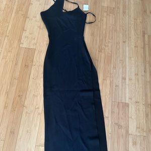Long bodycon dress with high slide slit and asymmetrical shoulder